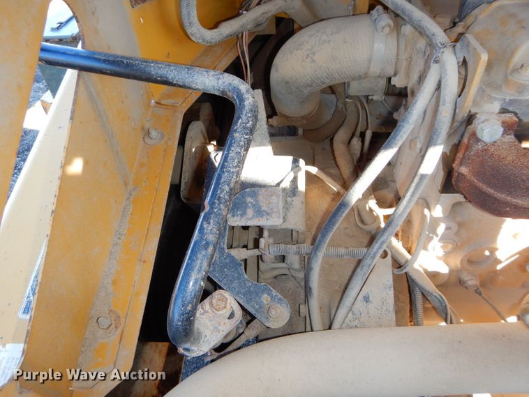 image for item DH4343 2004 Vermeer BC1400XL wood chipper