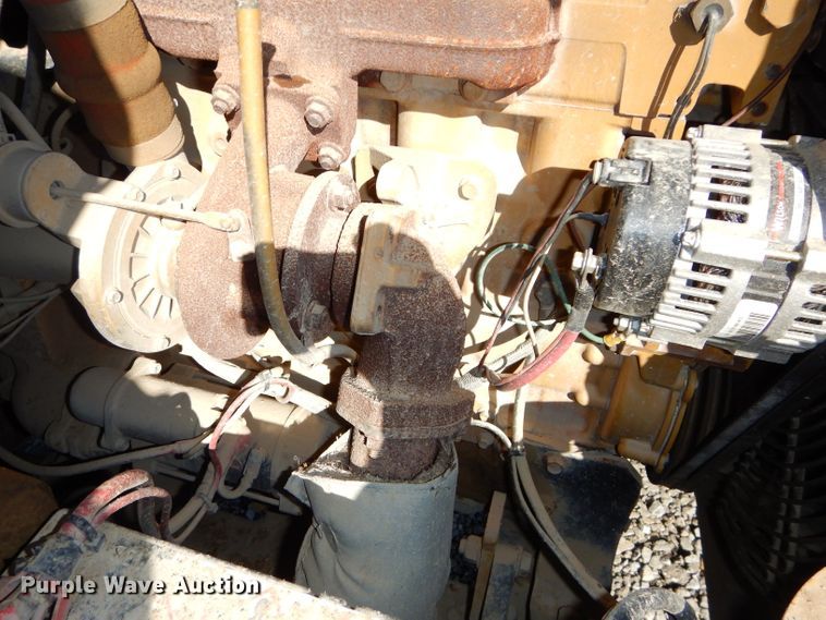 image for item DH4343 2004 Vermeer BC1400XL wood chipper