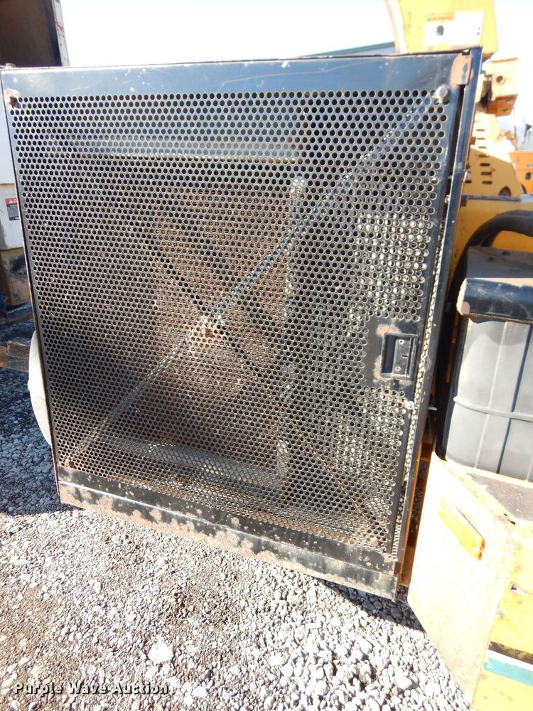 image for item DH4343 2004 Vermeer BC1400XL wood chipper