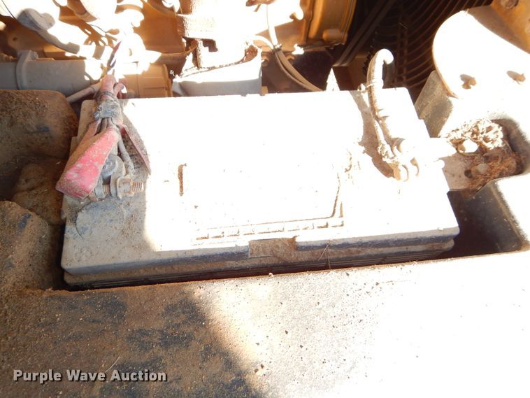 image for item DH4343 2004 Vermeer BC1400XL wood chipper