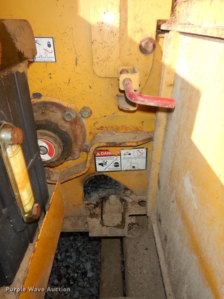 image for item DH4343 2004 Vermeer BC1400XL wood chipper