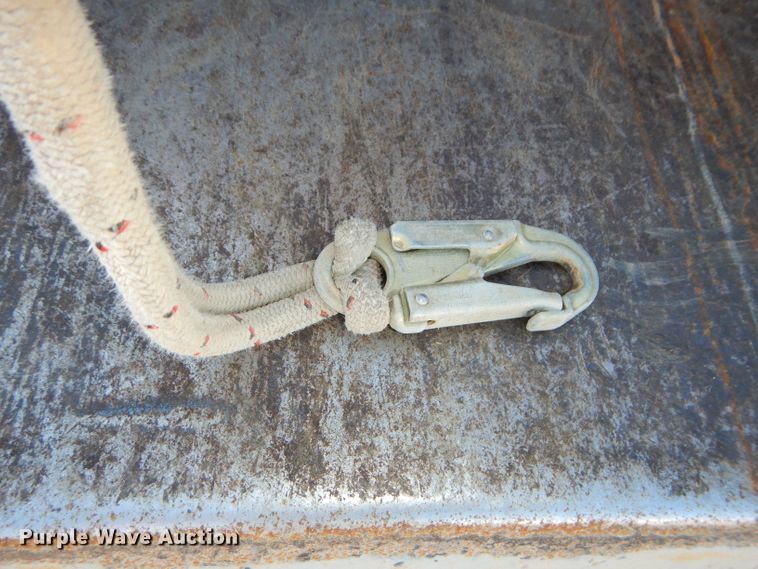 image for item DH4343 2004 Vermeer BC1400XL wood chipper