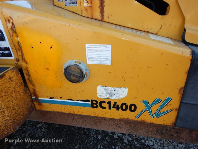 image for item DH4343 2004 Vermeer BC1400XL wood chipper