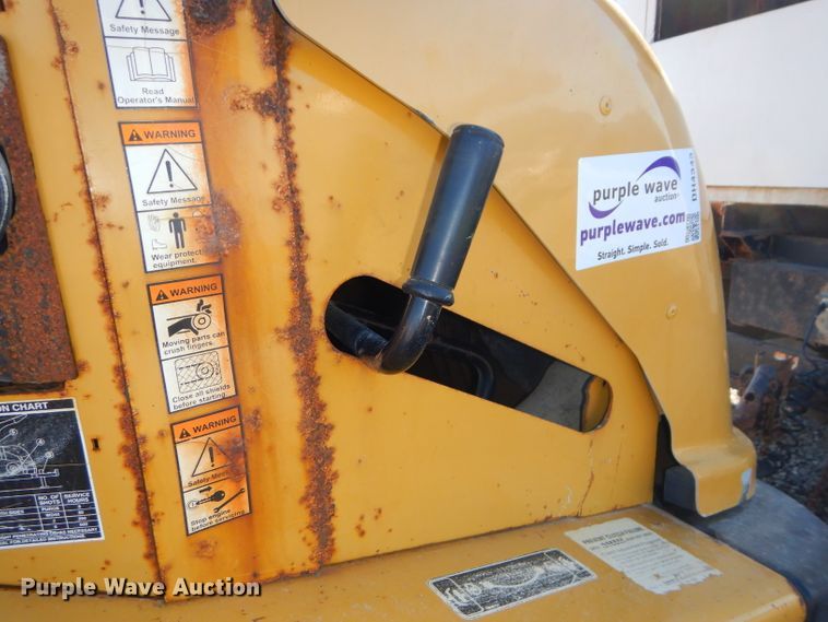 image for item DH4343 2004 Vermeer BC1400XL wood chipper