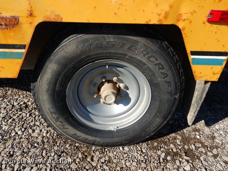 image for item DH4343 2004 Vermeer BC1400XL wood chipper