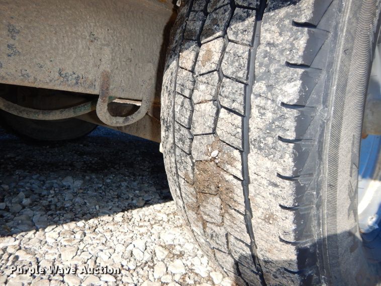 image for item DH4343 2004 Vermeer BC1400XL wood chipper