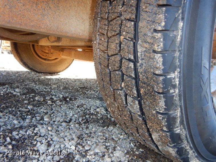 image for item DH4343 2004 Vermeer BC1400XL wood chipper