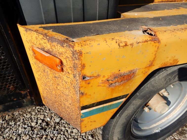 image for item DH4343 2004 Vermeer BC1400XL wood chipper