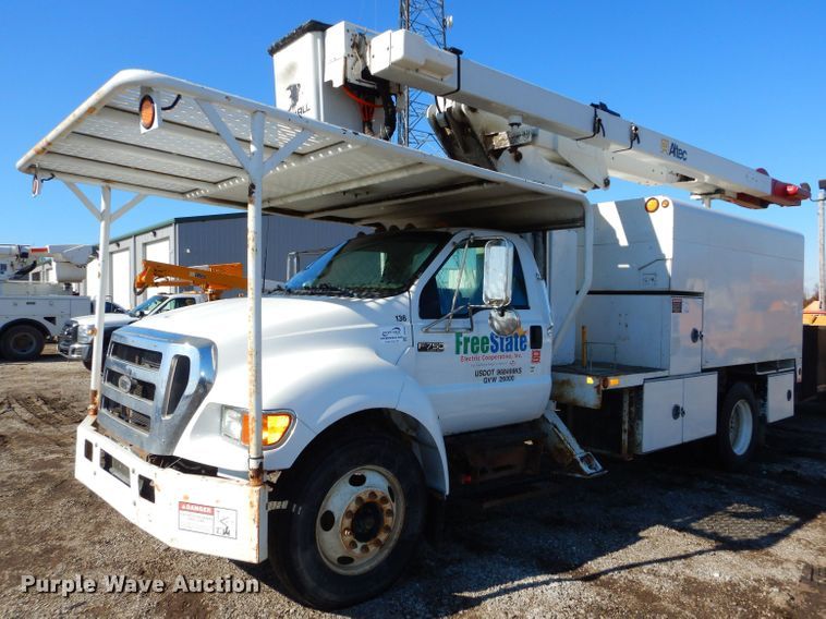 image for item DH4344 2006 Ford F750 Super Duty forestry bucket truck