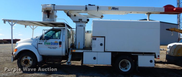 image for item DH4344 2006 Ford F750 Super Duty forestry bucket truck