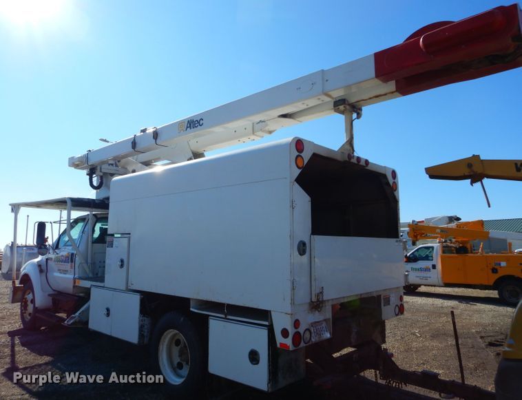 image for item DH4344 2006 Ford F750 Super Duty forestry bucket truck