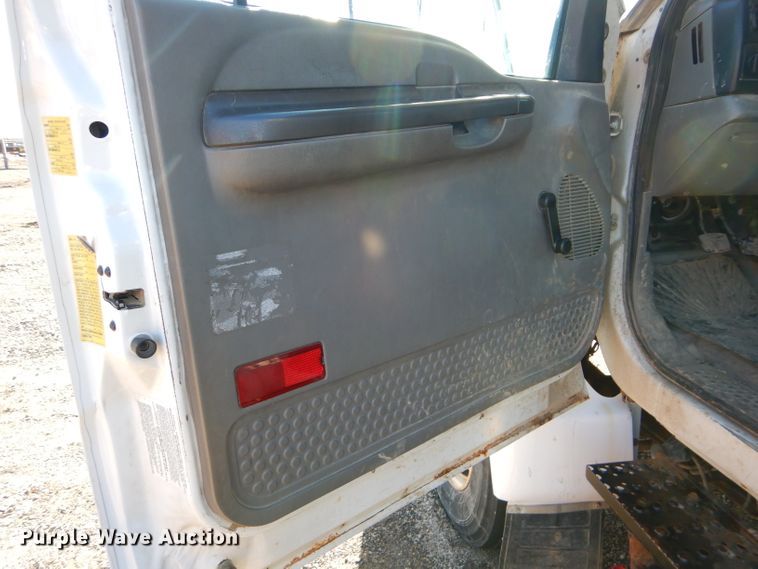 image for item DH4344 2006 Ford F750 Super Duty forestry bucket truck