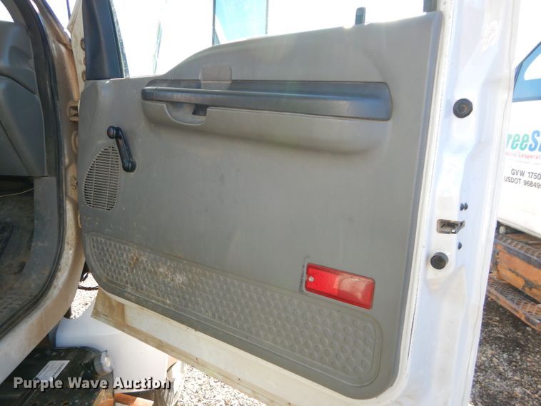 image for item DH4344 2006 Ford F750 Super Duty forestry bucket truck