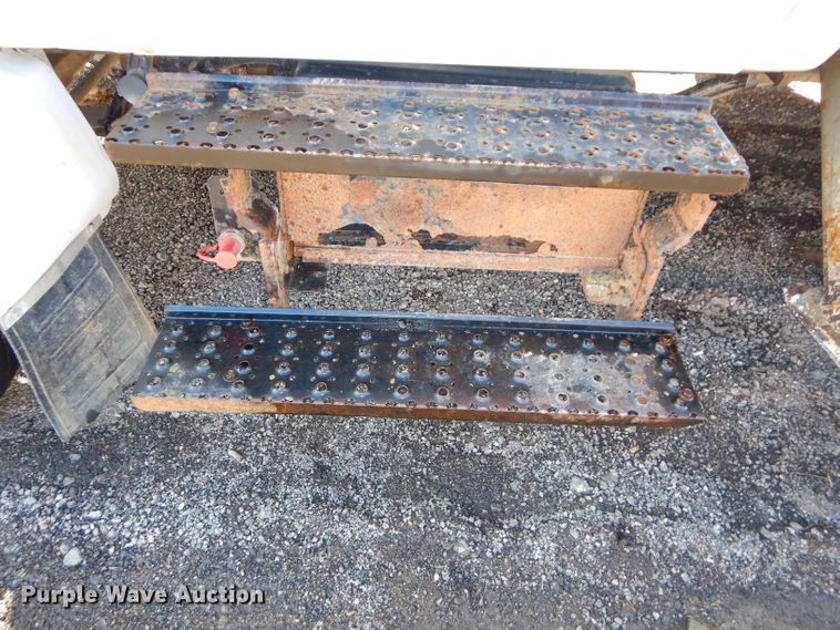 image for item DH4344 2006 Ford F750 Super Duty forestry bucket truck