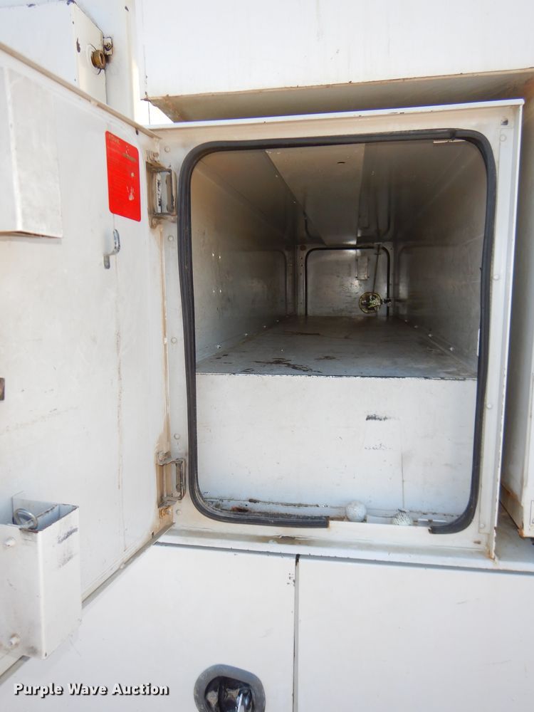 image for item DH4344 2006 Ford F750 Super Duty forestry bucket truck