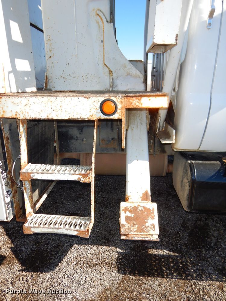 image for item DH4344 2006 Ford F750 Super Duty forestry bucket truck