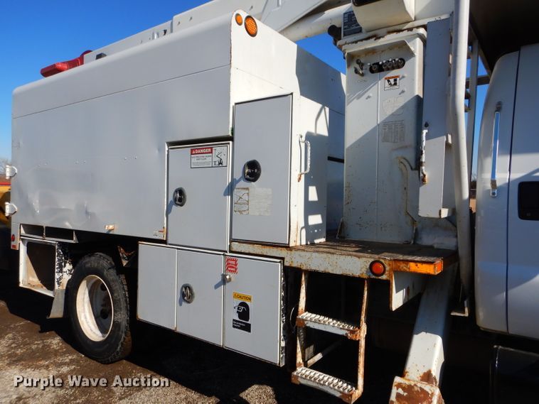 image for item DH4344 2006 Ford F750 Super Duty forestry bucket truck