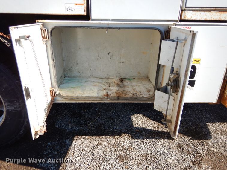 image for item DH4344 2006 Ford F750 Super Duty forestry bucket truck