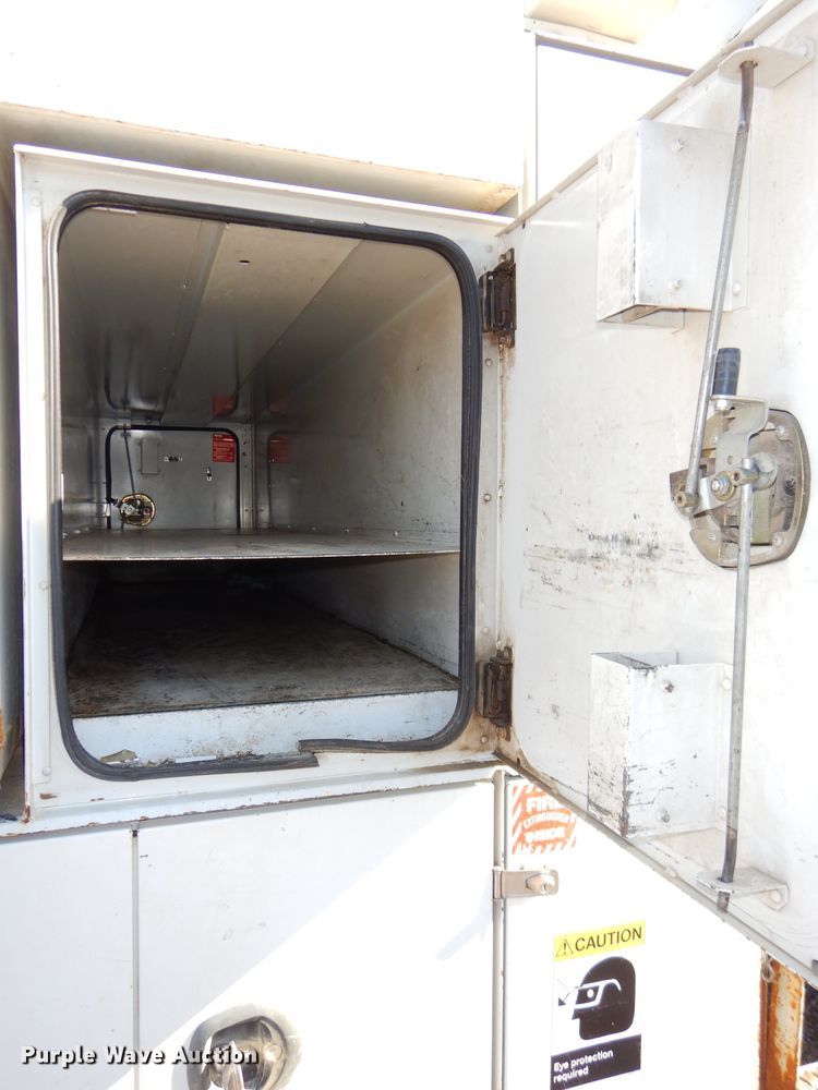 image for item DH4344 2006 Ford F750 Super Duty forestry bucket truck