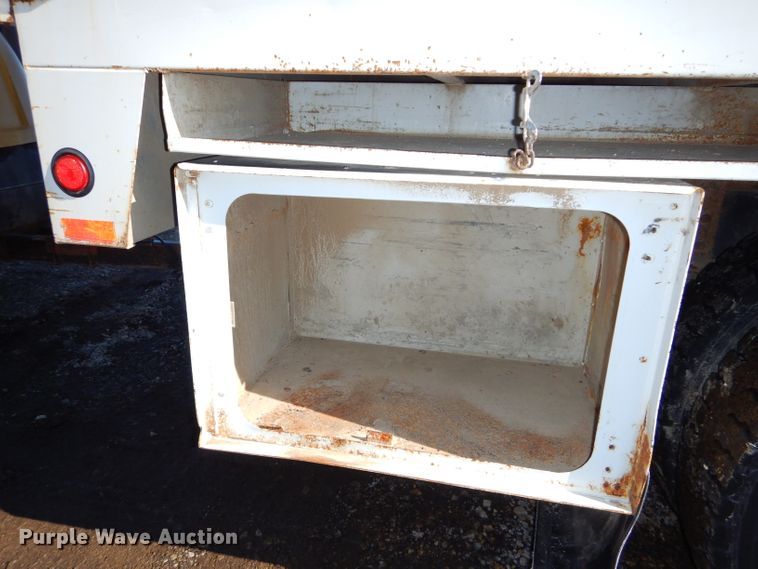 image for item DH4344 2006 Ford F750 Super Duty forestry bucket truck