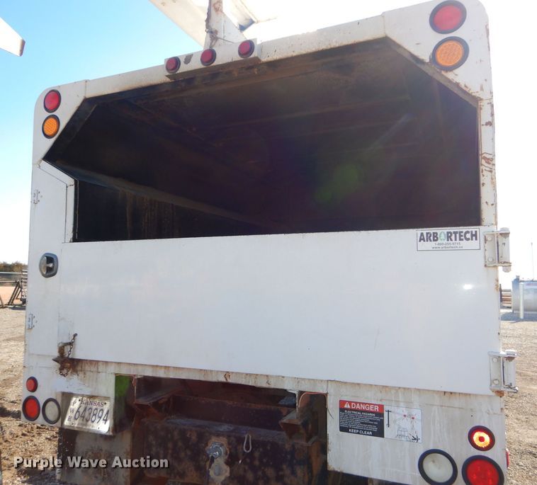 image for item DH4344 2006 Ford F750 Super Duty forestry bucket truck