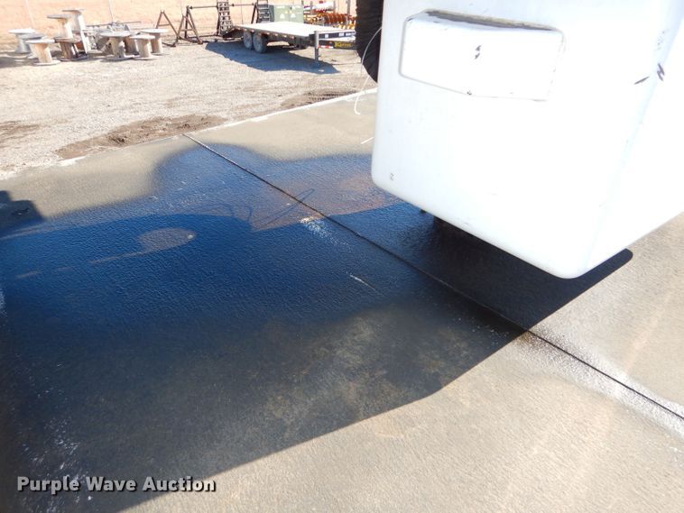 image for item DH4344 2006 Ford F750 Super Duty forestry bucket truck