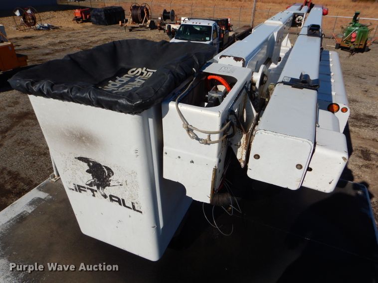 image for item DH4344 2006 Ford F750 Super Duty forestry bucket truck