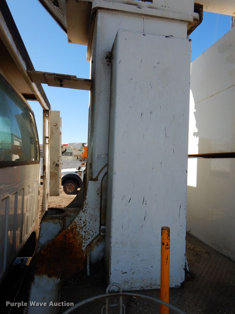 image for item DH4344 2006 Ford F750 Super Duty forestry bucket truck