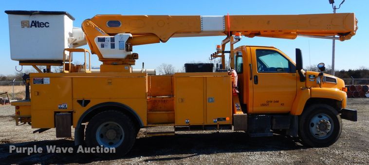 image for item DH4345 2007 Chevrolet C8500 bucket truck