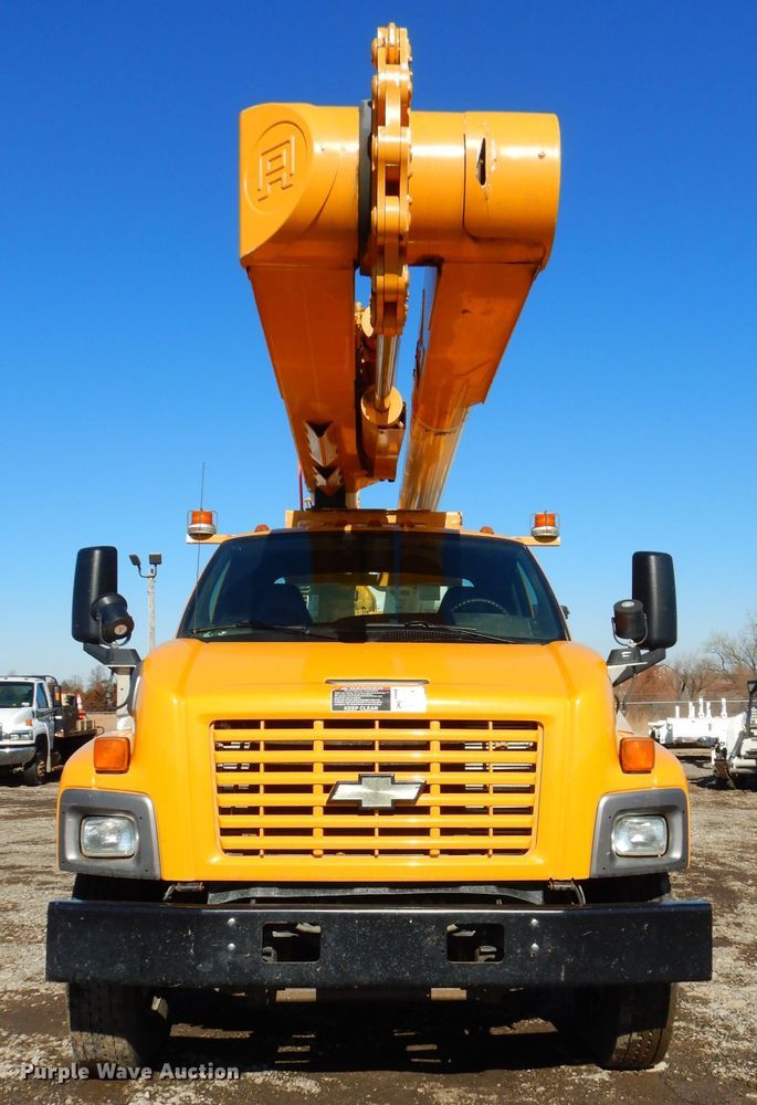 image for item DH4345 2007 Chevrolet C8500 bucket truck