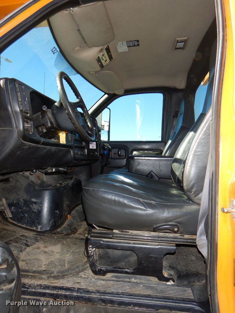 image for item DH4345 2007 Chevrolet C8500 bucket truck