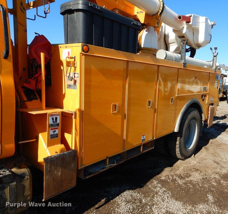 image for item DH4345 2007 Chevrolet C8500 bucket truck