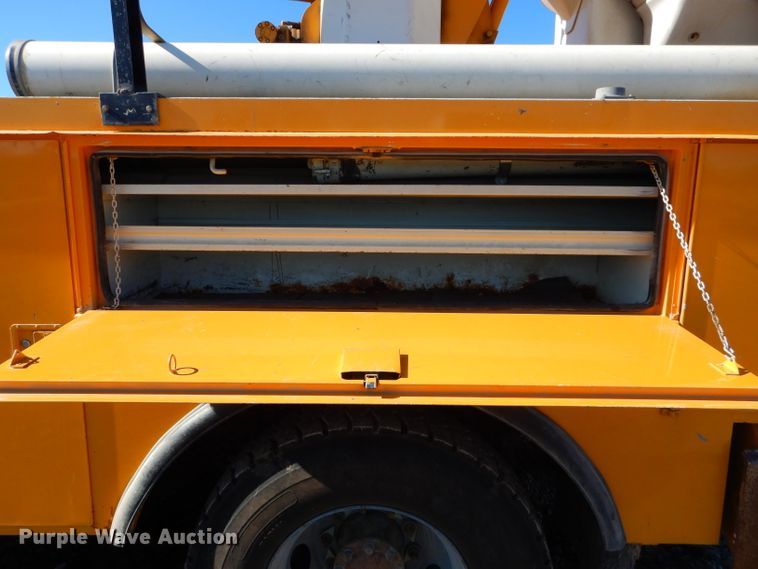 image for item DH4345 2007 Chevrolet C8500 bucket truck