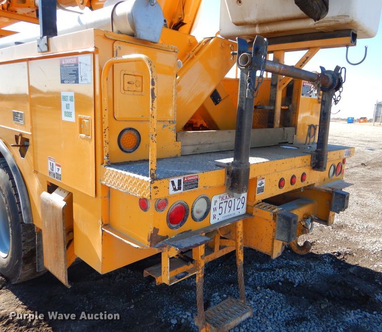 image for item DH4345 2007 Chevrolet C8500 bucket truck