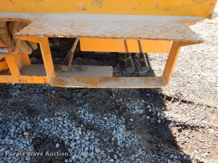 image for item DH4345 2007 Chevrolet C8500 bucket truck