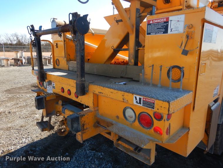 image for item DH4345 2007 Chevrolet C8500 bucket truck