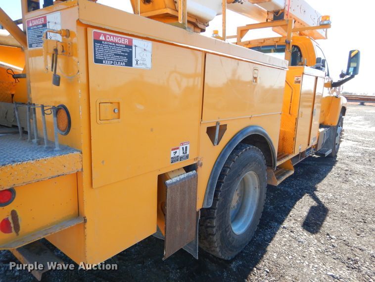 image for item DH4345 2007 Chevrolet C8500 bucket truck