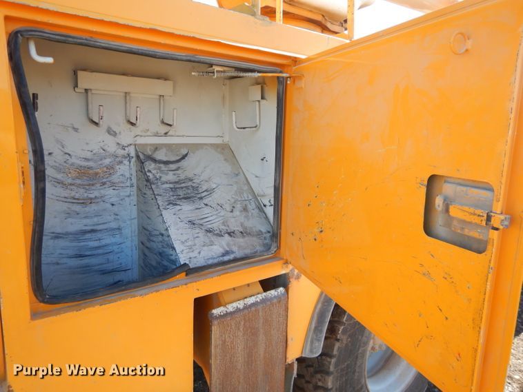 image for item DH4345 2007 Chevrolet C8500 bucket truck