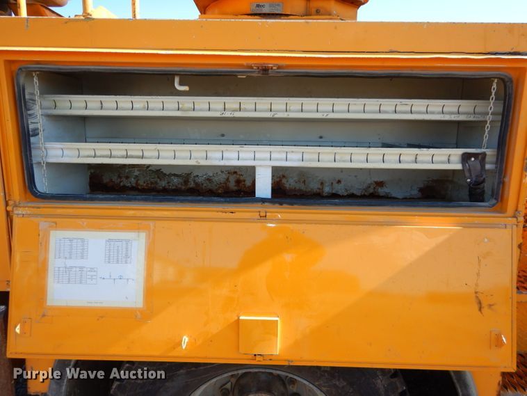 image for item DH4345 2007 Chevrolet C8500 bucket truck