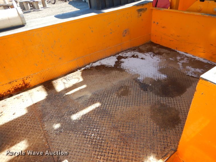 image for item DH4345 2007 Chevrolet C8500 bucket truck