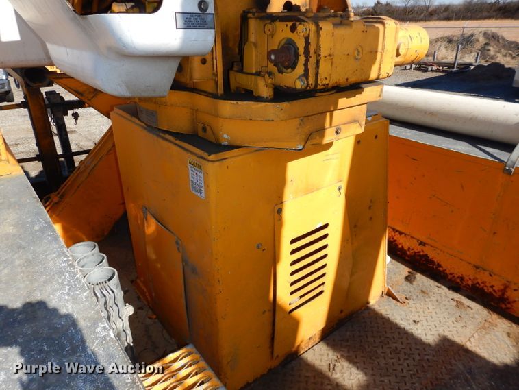 image for item DH4345 2007 Chevrolet C8500 bucket truck