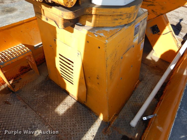 image for item DH4345 2007 Chevrolet C8500 bucket truck