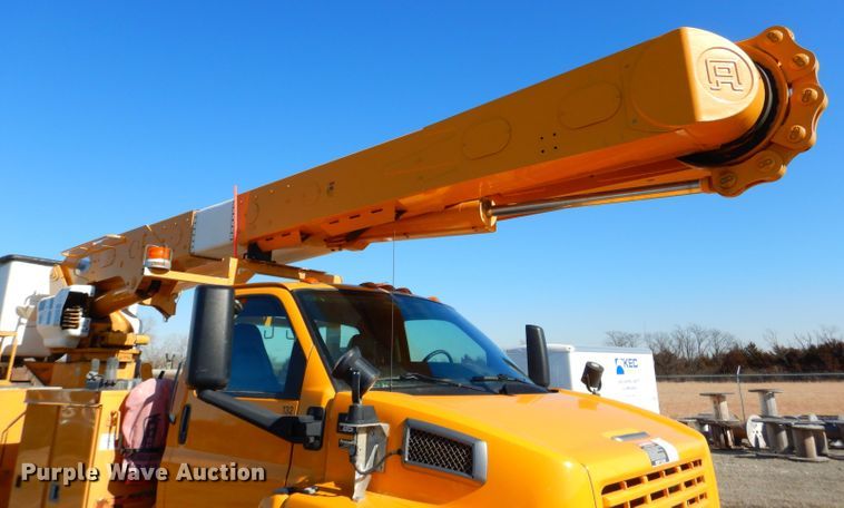 image for item DH4345 2007 Chevrolet C8500 bucket truck