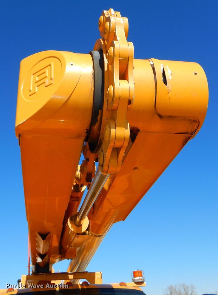 image for item DH4345 2007 Chevrolet C8500 bucket truck