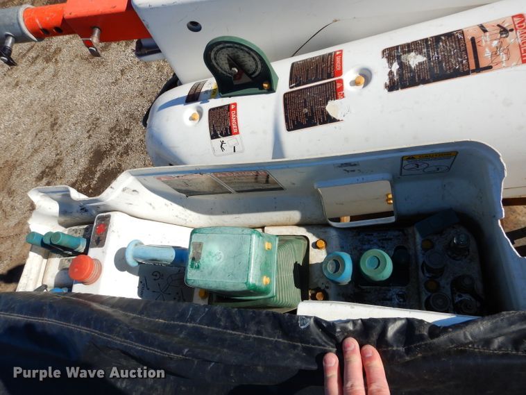 image for item DH4345 2007 Chevrolet C8500 bucket truck