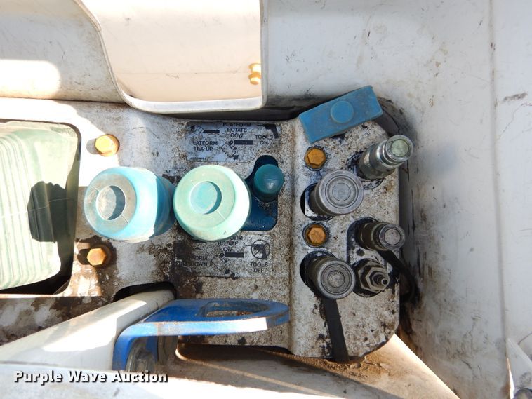 image for item DH4345 2007 Chevrolet C8500 bucket truck