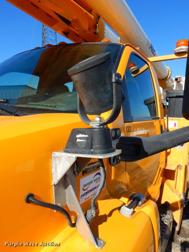 image for item DH4345 2007 Chevrolet C8500 bucket truck