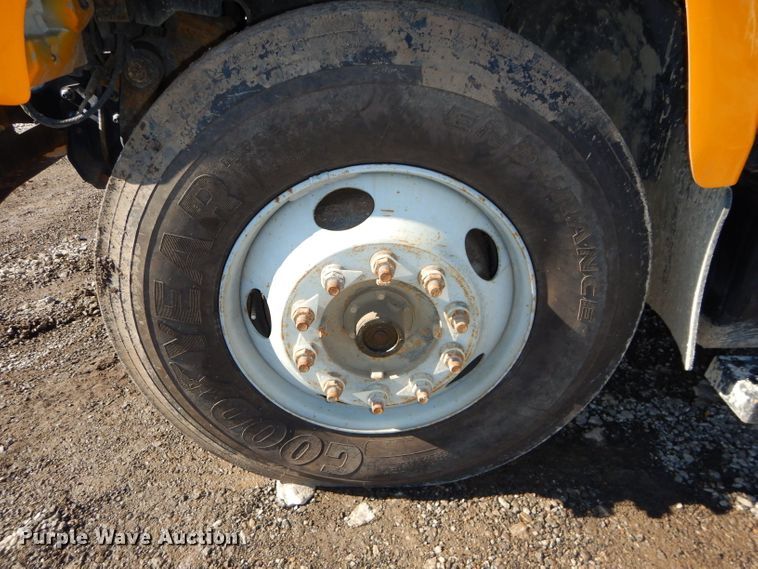 image for item DH4345 2007 Chevrolet C8500 bucket truck