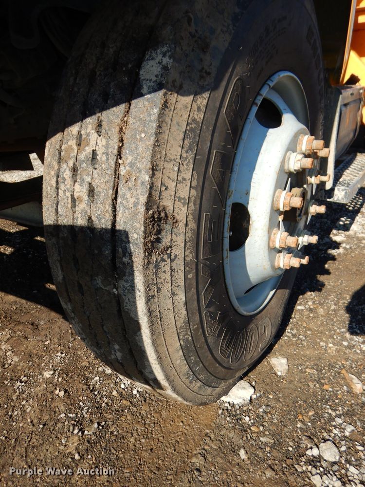 image for item DH4345 2007 Chevrolet C8500 bucket truck