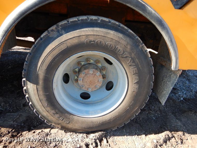 image for item DH4345 2007 Chevrolet C8500 bucket truck